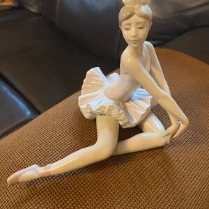 Vintage Lladro  Porcelain Ballerina Figurine